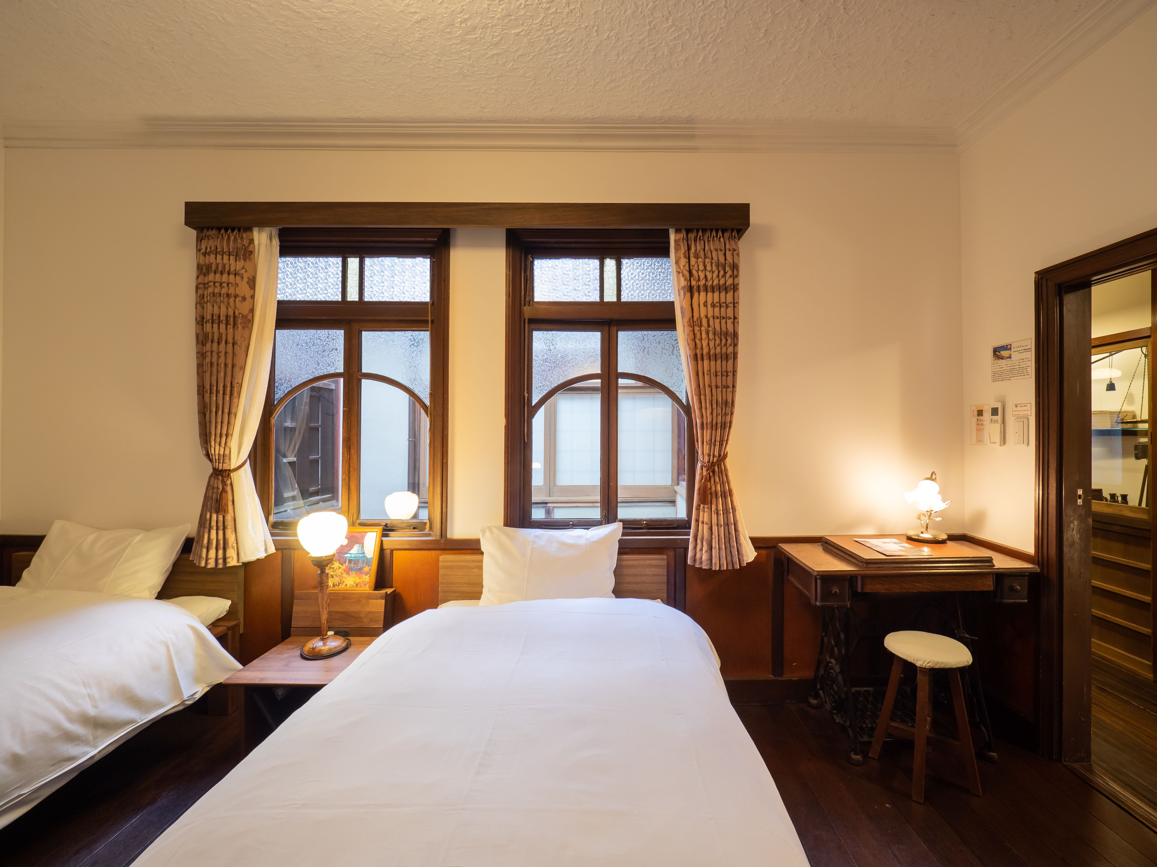 basic twin room, shared bathroom | 1 bedroom, in-room safe, free wifi, bed sheets