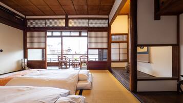 Traditional-Zimmer, Gemeinschaftsbad (Japanese Style, Family)
