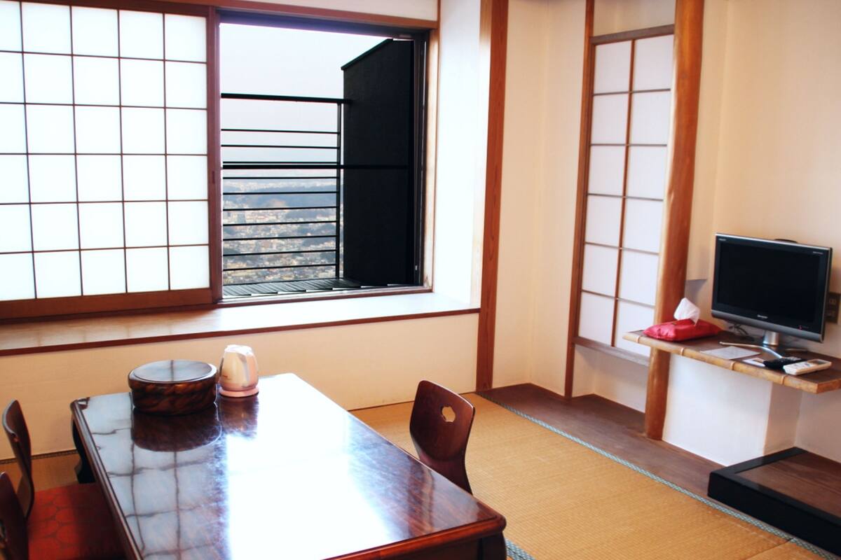 Tradisjonelt rom, byutsikt (Standard Japanese Style) | Wi-fi (inkludert) og sengetøy