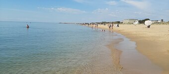 レジデンスのガーデンテラス付きの静かな家