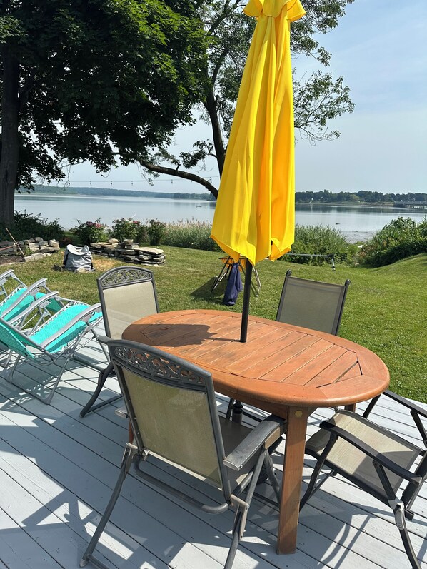 Outdoor dining