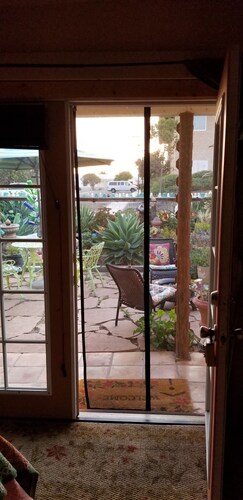 Pet friendly. 1 mi to beach. Not a house share. 