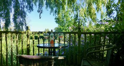 Owls Nest - Peace and Tranquility near Woodbridge & Framlingham in rural Suffolk