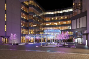 ด้านหน้าที่พัก - ตอนเย็น/กลางคืน