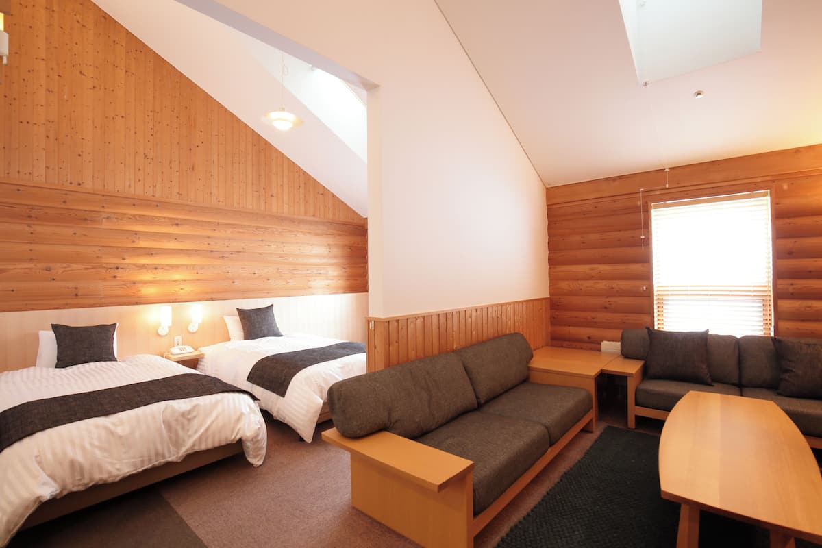 Suite White Birch, Non Smoking with Sauna | 2 bedrooms, in-room safe, desk, free WiFi