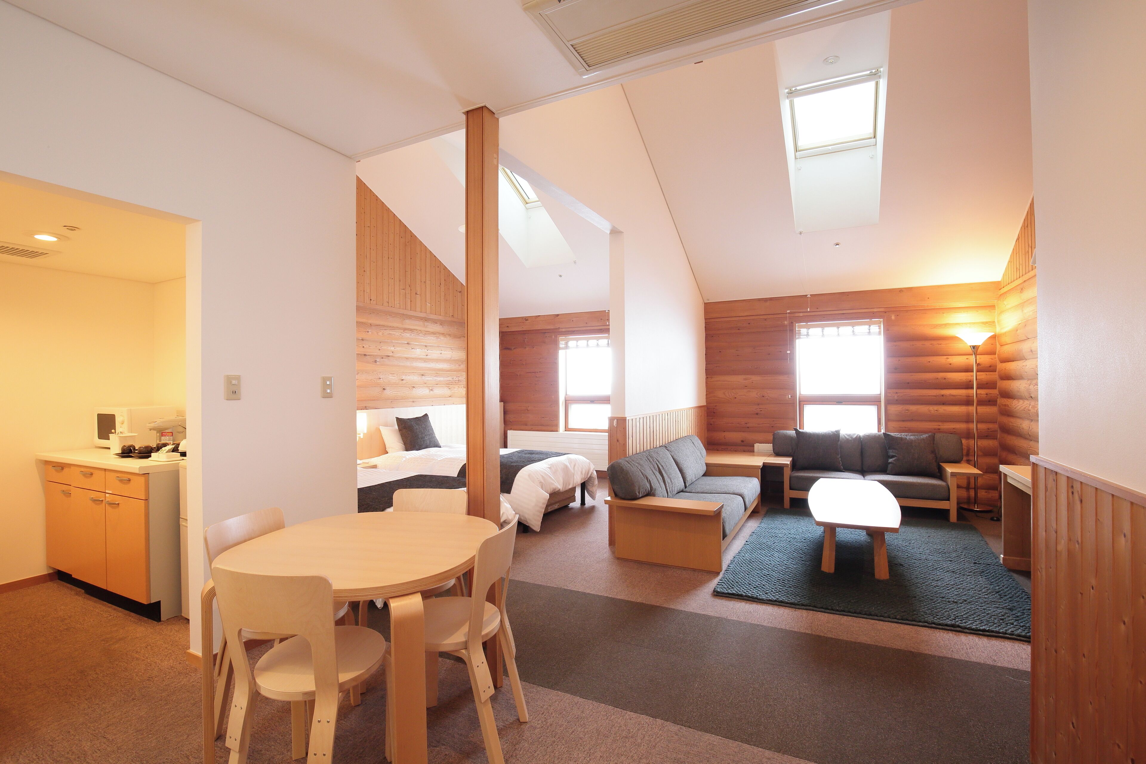 Suite White Birch, Non Smoking with Sauna | In-room safe, desk, free WiFi, bed sheets