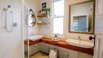 3 Bedroom House | Bathroom