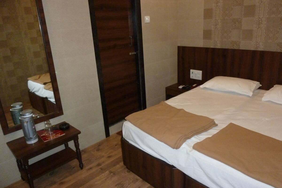 Deluxe Oda, 1 Çift Kişilik Yatak | Kaliteli yatak takımı, memory foam (visko elastik) yatak, odada kasa