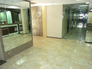 Lobby - Hotel Regal Palace (Mumbai)