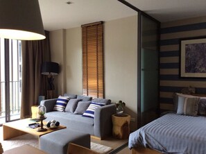 2 Bedroom Apartment | Wohnzimmer | Flachbildfernseher