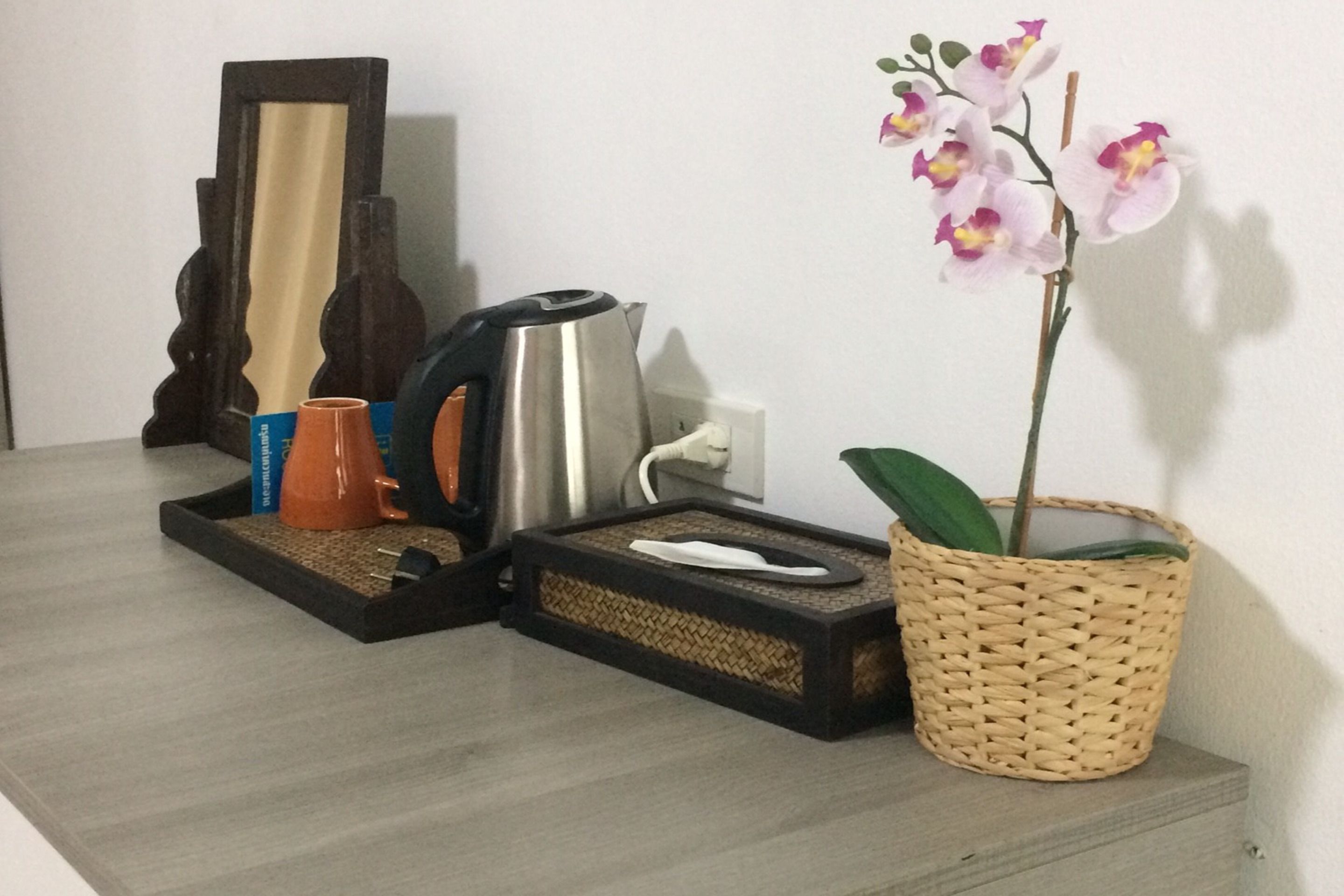 deluxe room, 1 king bed | room amenity