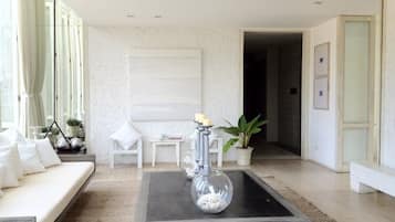 2 Bedroom Apartment | Living room | Flat-screen TV