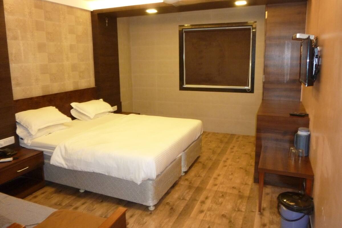 Superior Room | Premium bedding, memory foam beds, in-room safe, soundproofing