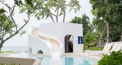 The Che Pool Access Beachfront Condo by Away