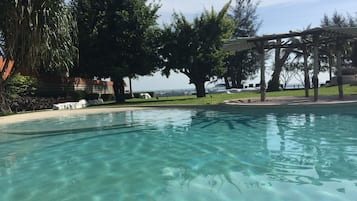 3 piscinas externas