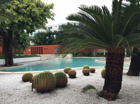 3 albercas al aire libre