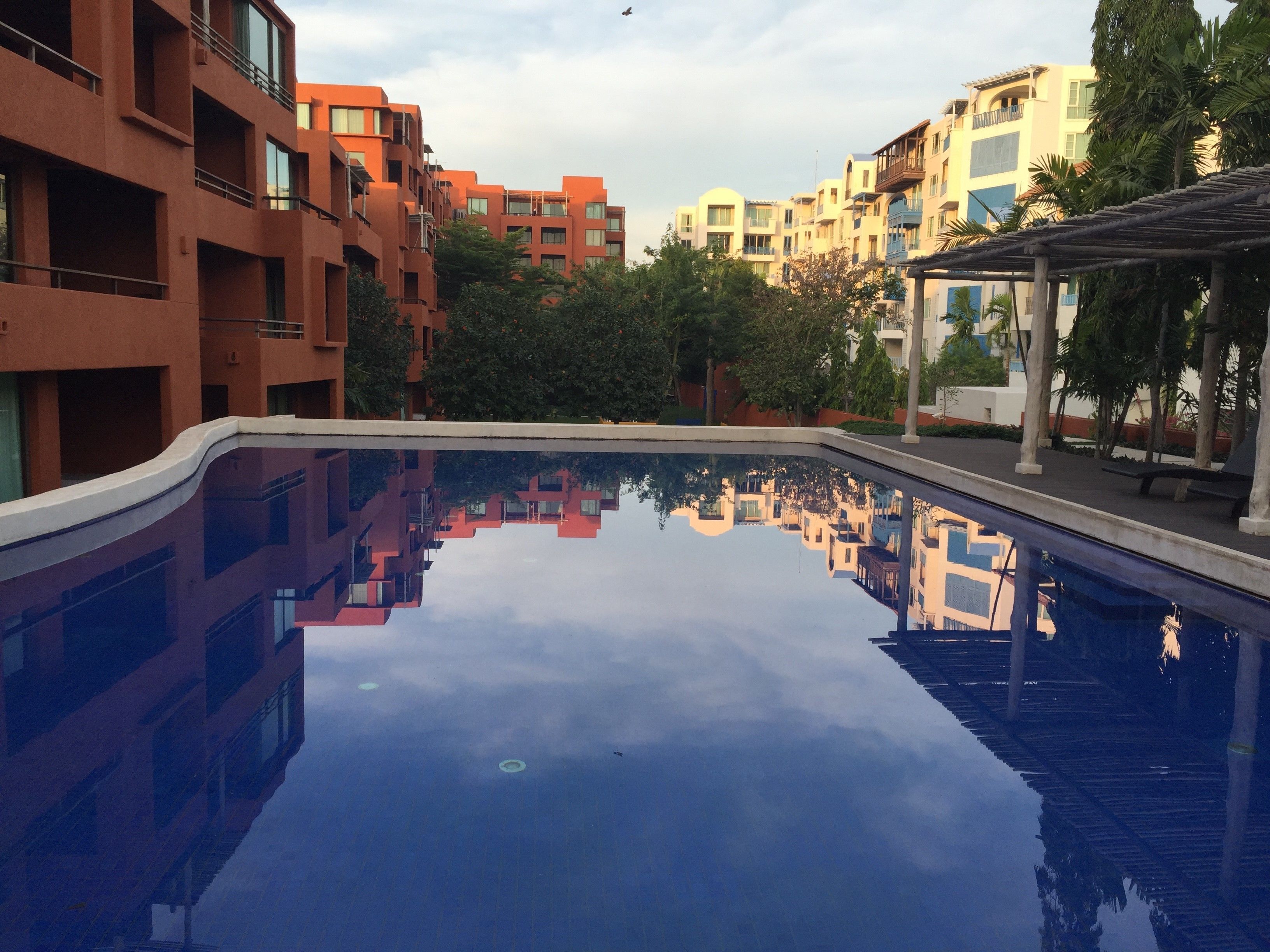 3 udendørs pools