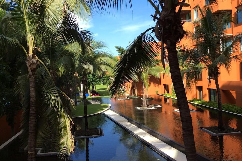 Away Las Tortugas Beachfront