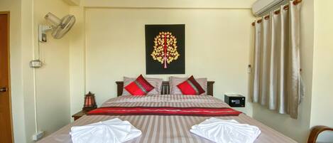 Desk, laptop workspace, blackout drapes, free WiFi