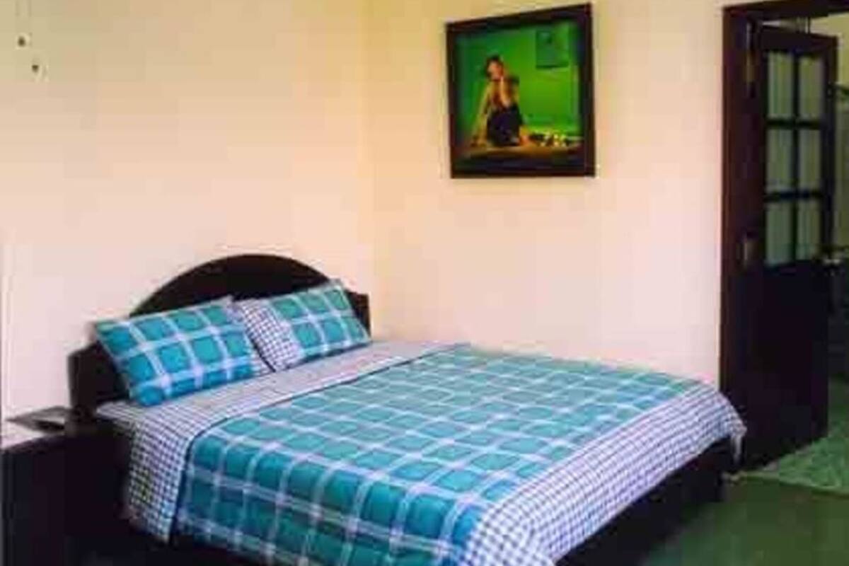Deluxe Room | Desk, free WiFi