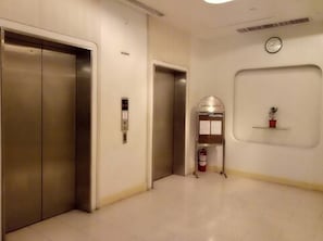 Lobby - Dragonlink Suites (Makati)