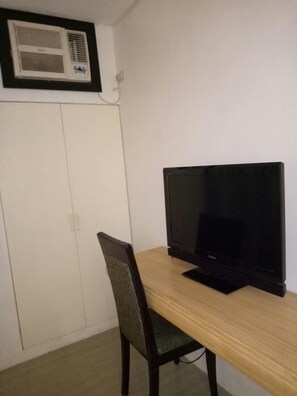 ทีวีจอแบน