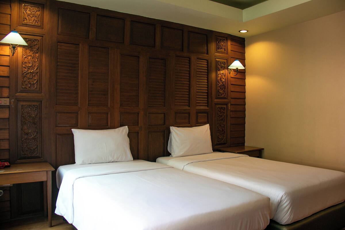 Standard Twin Room (Second Building) | 迷你吧、房內夾萬、免費 Wi-Fi