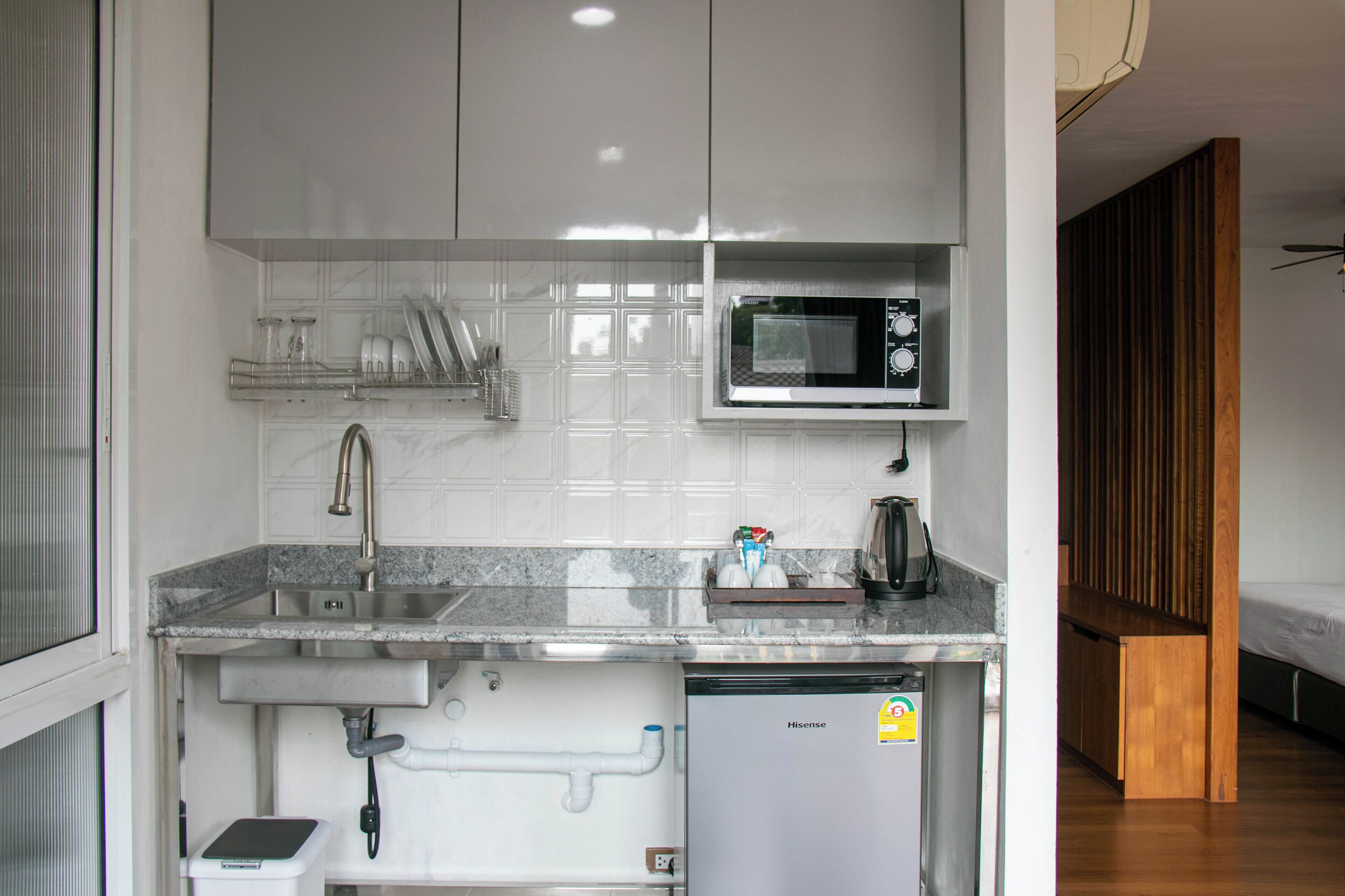 suite (second building) | room amenity