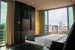 Superior Room (Main Building) | Balcony view - Lamphu Tree House Boutique Hotel (Bangkok)