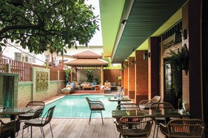 Outdoor pool, pool loungers