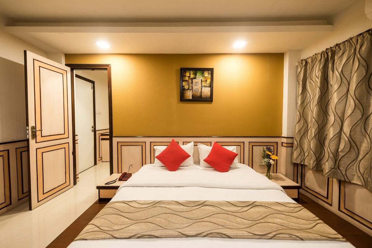 Suite, City View | In-room safe, soundproofing, free WiFi, wheelchair access
