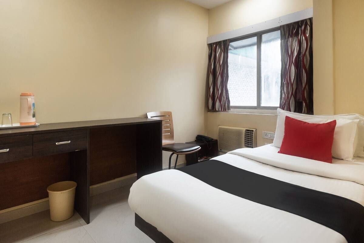 Standard Single Room, 1 Single Bed | In-room safe, soundproofing, free WiFi, wheelchair access