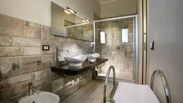 Quadrupla Deluxe | Bagno | Asciugamani