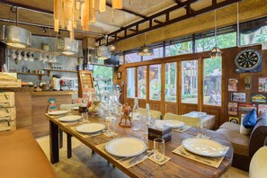 5 Bedroom Villa | In-room dining - MyHouse Riverside & Pool Villa Near Old Town (Chiang Mai)