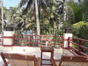 Breakfast, lunch served; local and international cuisine, beach views - Kyaw Myanmar Hotel (Ngapali)