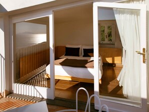 Panoramic Double Room, 2 Bedrooms, Non Smoking, Sea View | Desk, soundproofing, cots/infant beds, travel cot - Antonio Massa Lubrense (Massa Lubrense)