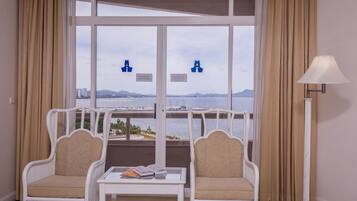 Supreme Room | In-room safe, blackout drapes, free WiFi, bed sheets