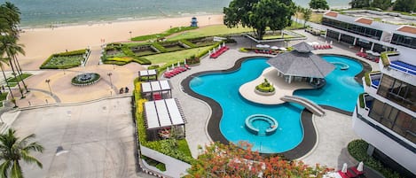 2 albercas al aire libre