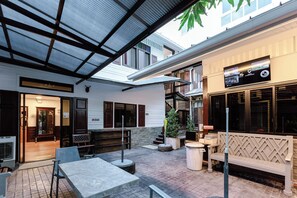 Exterior - Diff Hostel (Bangkok)