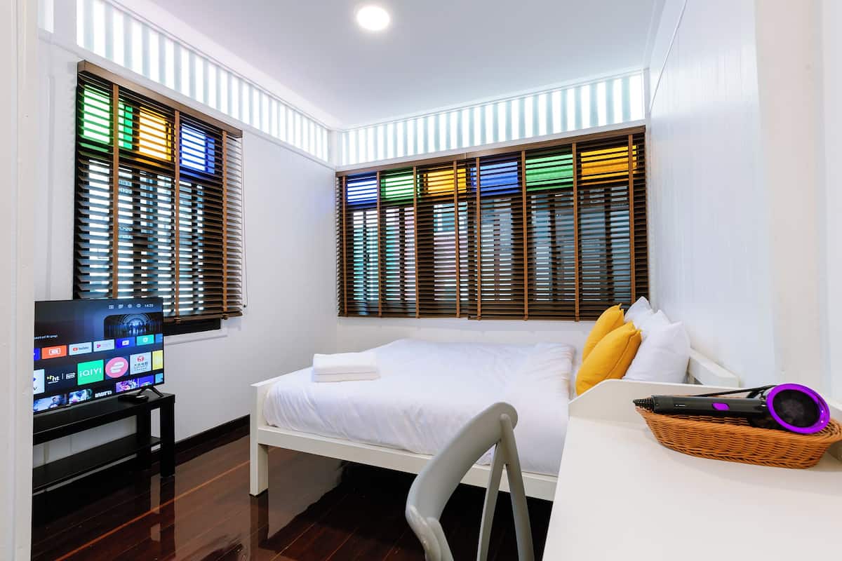 Habitación individual superior, 1 cama de matrimonio grande, no fumadores, baño privado | Colchones con acolchado adicional, wifi gratis, ropa de cama