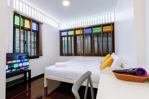 Habitación individual superior, 1 cama King size, para no fumadores, baño en la habitación | Camas con pillow-top, wifi gratis y ropa de cama 