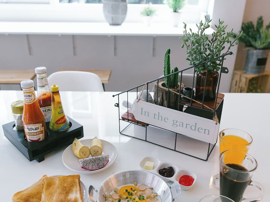 Free daily continental breakfast