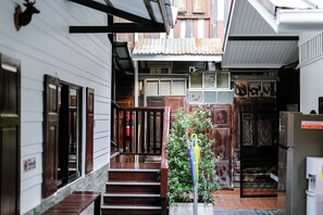 Staircase - Diff Hostel (Bangkok)