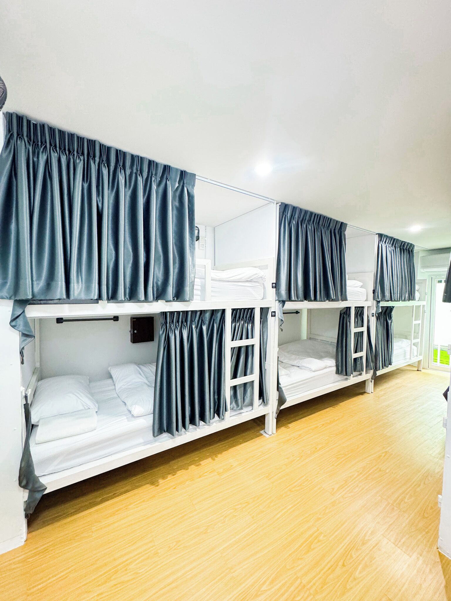 Pillowtop beds, free WiFi, bed sheets