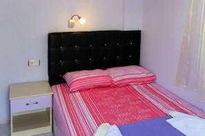 Habitación triple | Escritorio, cunas gratuitas, camas extra y wifi gratis 