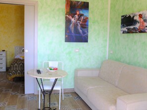 Suite, Connecting Rooms | Living area