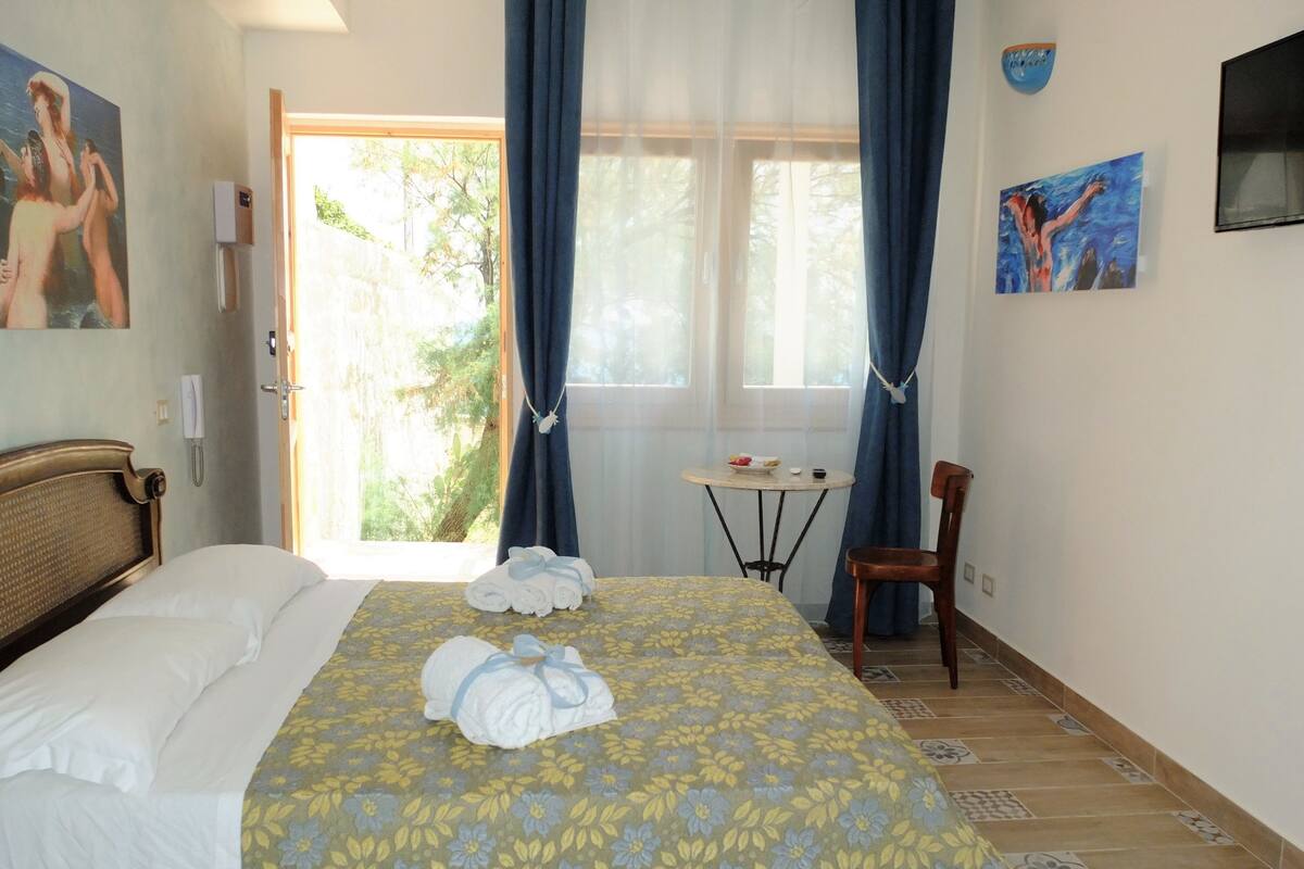 Comfort Double Room | WiFi (free), bed sheets