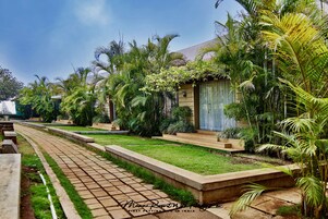 Premium Villa Room (Renovated, Best Location) | Garden view