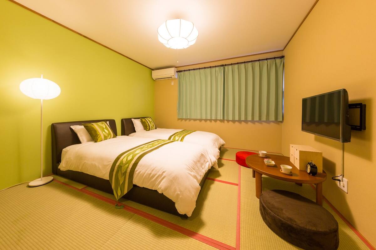 Standard Twin Room A5 | In-room safe, desk, WiFi (free), bed sheets