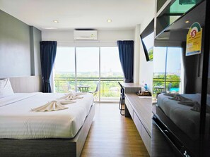Individually decorated, desk, blackout curtains, free WiFi - UR The Private Hua Hin (Hua Hin)